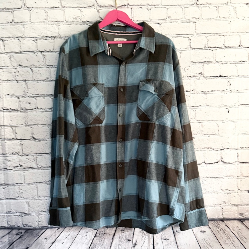 SUN & STONE. Blue button down. Size 2X